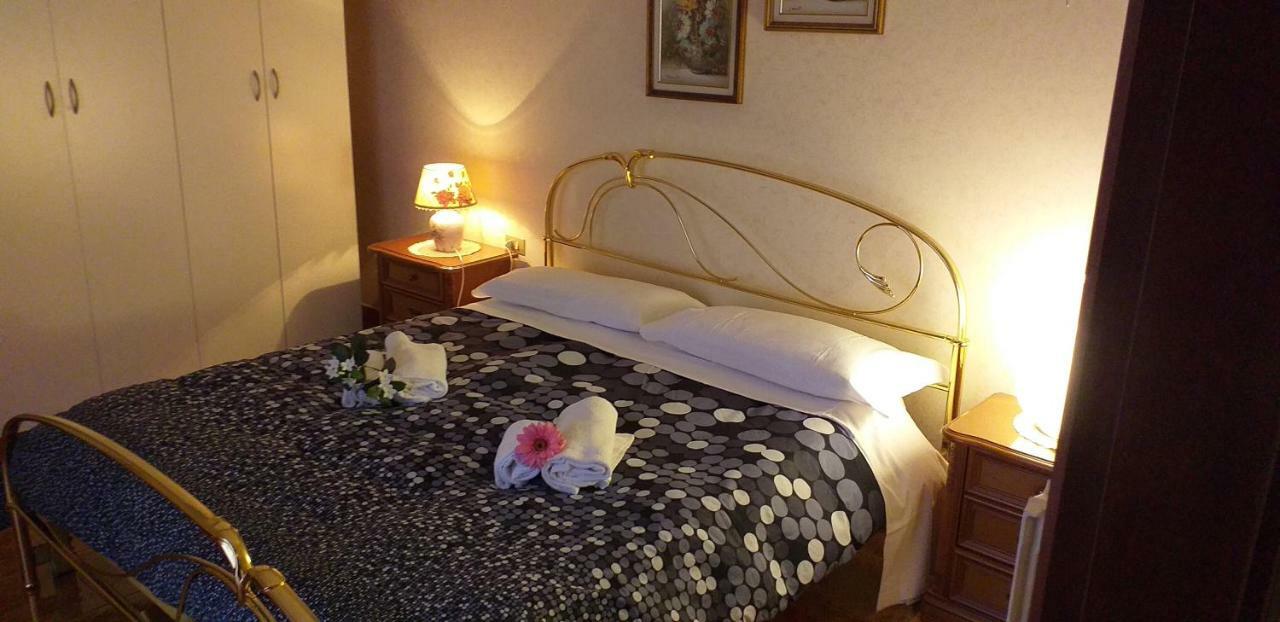 Apartament Casa Vacanze Niko Ap Cir Cni00247 Sirmione Exterior foto
